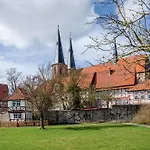 Am West-östlichen Tor Apartment